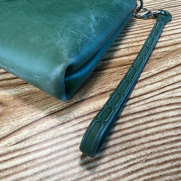 HUNTER for Target Green Rubber Zipped Wristlet 8" x 5" Makeup Pouch Case - Picture 5 of 9